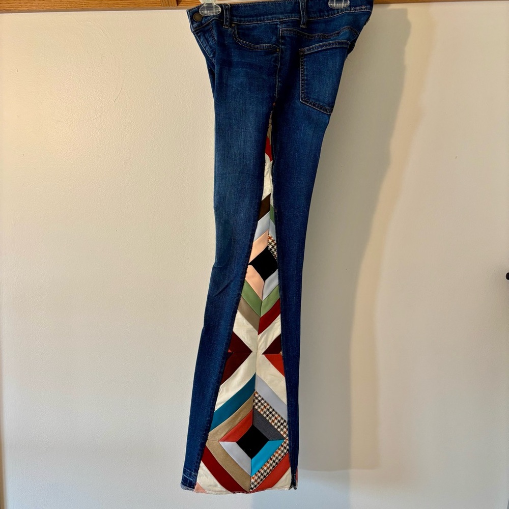 Ann Taylor Up Cycled with Vintage Arrowhead Quilt Bell Bottom Blue Jeans Sz‎ 8 - Picture 6 of 13
